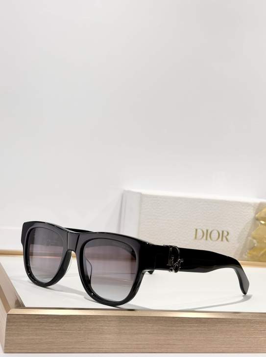 Picture of Dior Sunglasses _SKUfw76989837fw